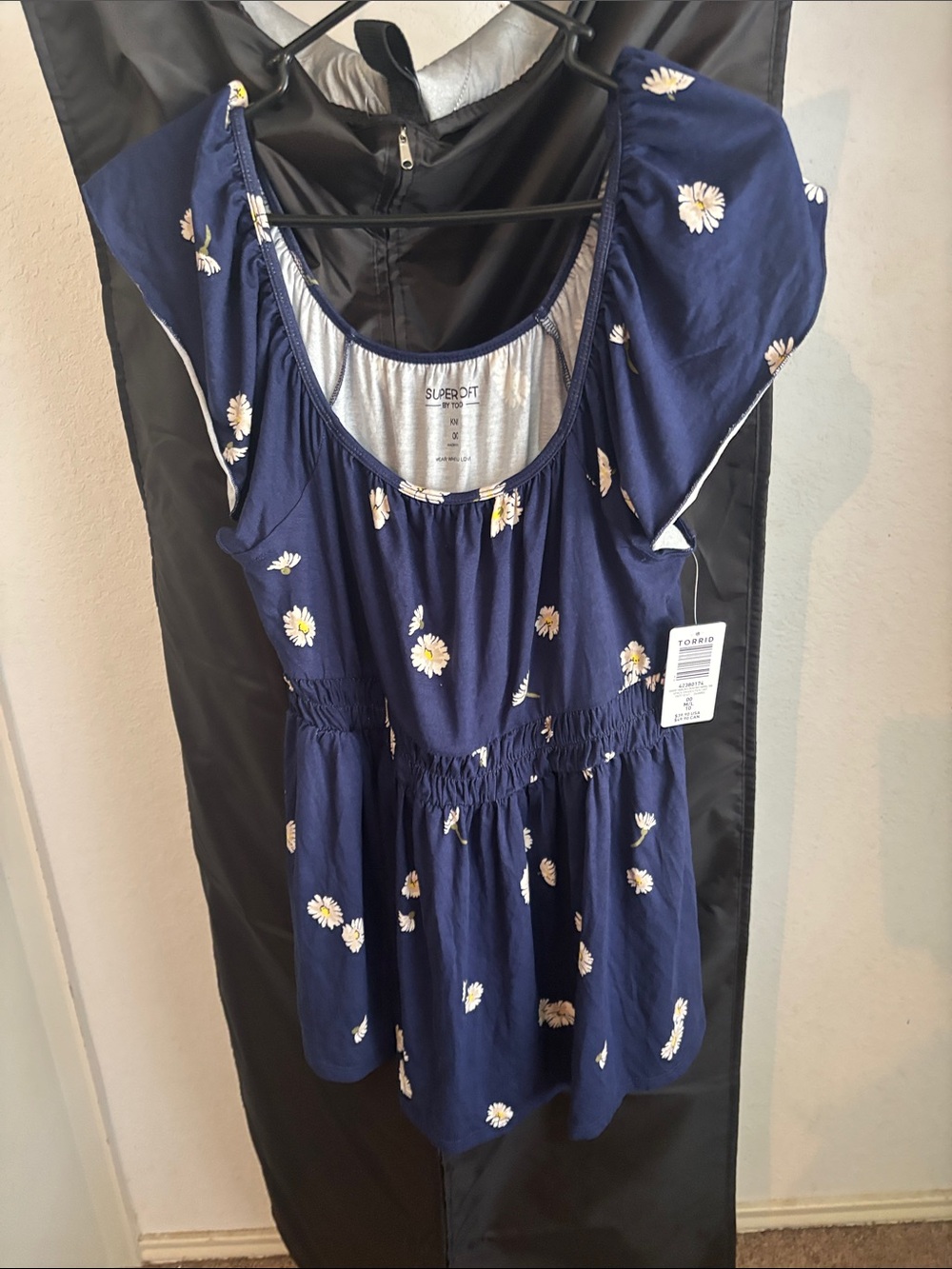 torrid Navy Daisy Print Short Sleeve Peplum Tunic - Picture 1 of 3